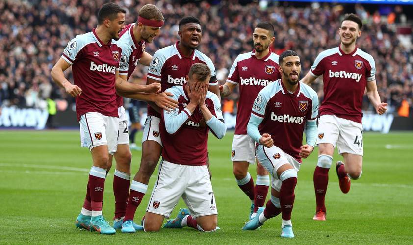 职业玩家的复盘工具：如何使用PioSolver进行AI级别的训练。（PioSolver复盘实战：职业玩家的AI级训练指南）